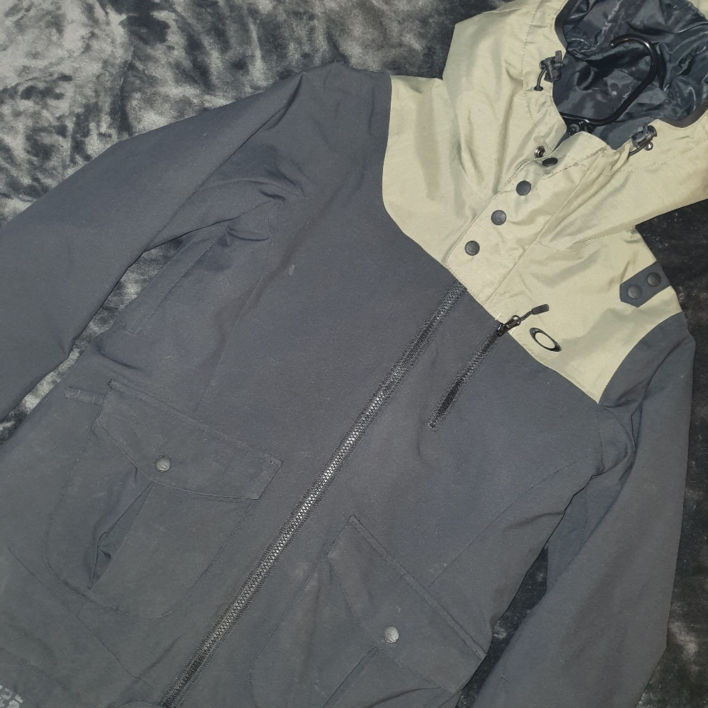 Womens Oakley jacket